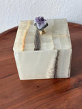 Green Onyx Jewelry Box with Amethyst Top – Handmade Stone Trinket Box – Luxury Crystal Storage Jar – Unique Gift