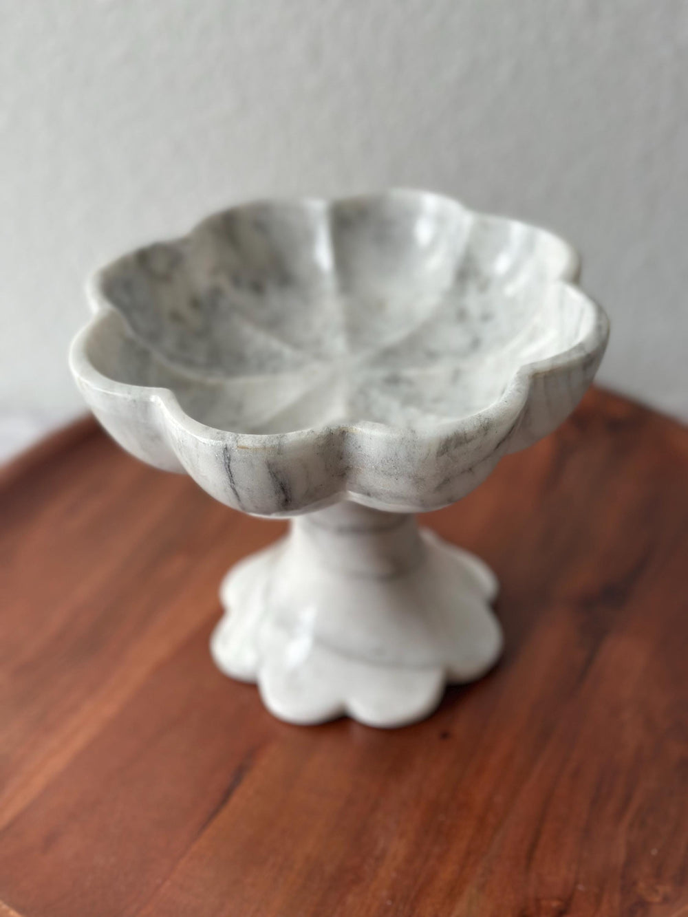 Handcrafted White Marble Pedestal Bowl – Luxury Scalloped Fruit Bowl, Kitchen Centerpiece, Stone Decor, Modern Home Accent