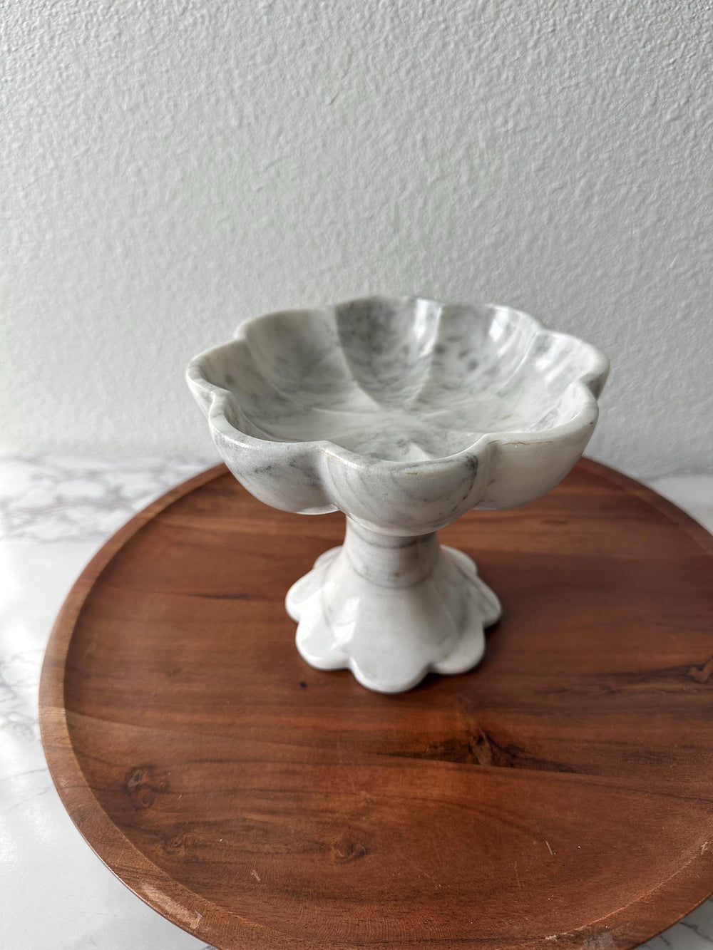 Handcrafted White Marble Pedestal Bowl – Luxury Scalloped Fruit Bowl, Kitchen Centerpiece, Stone Decor, Modern Home Accent