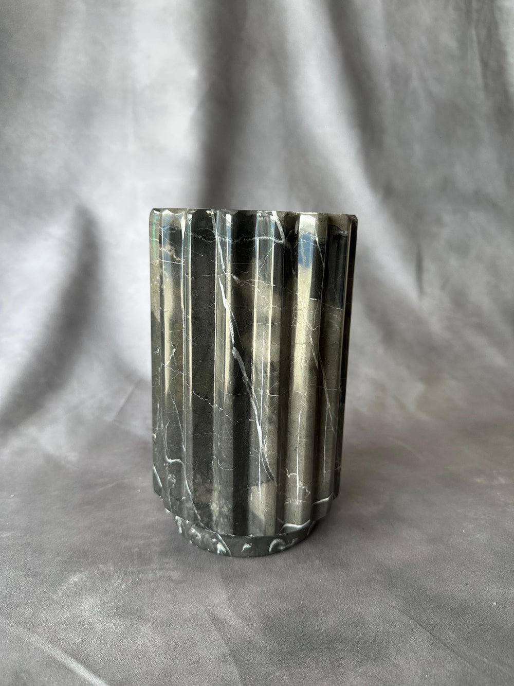 Handmade Marble Vase – Fluted Stone Flower Vase – Luxury Modern Home Decor – Handmade Marble Centerpiece – Elegant Coffee Table Accent