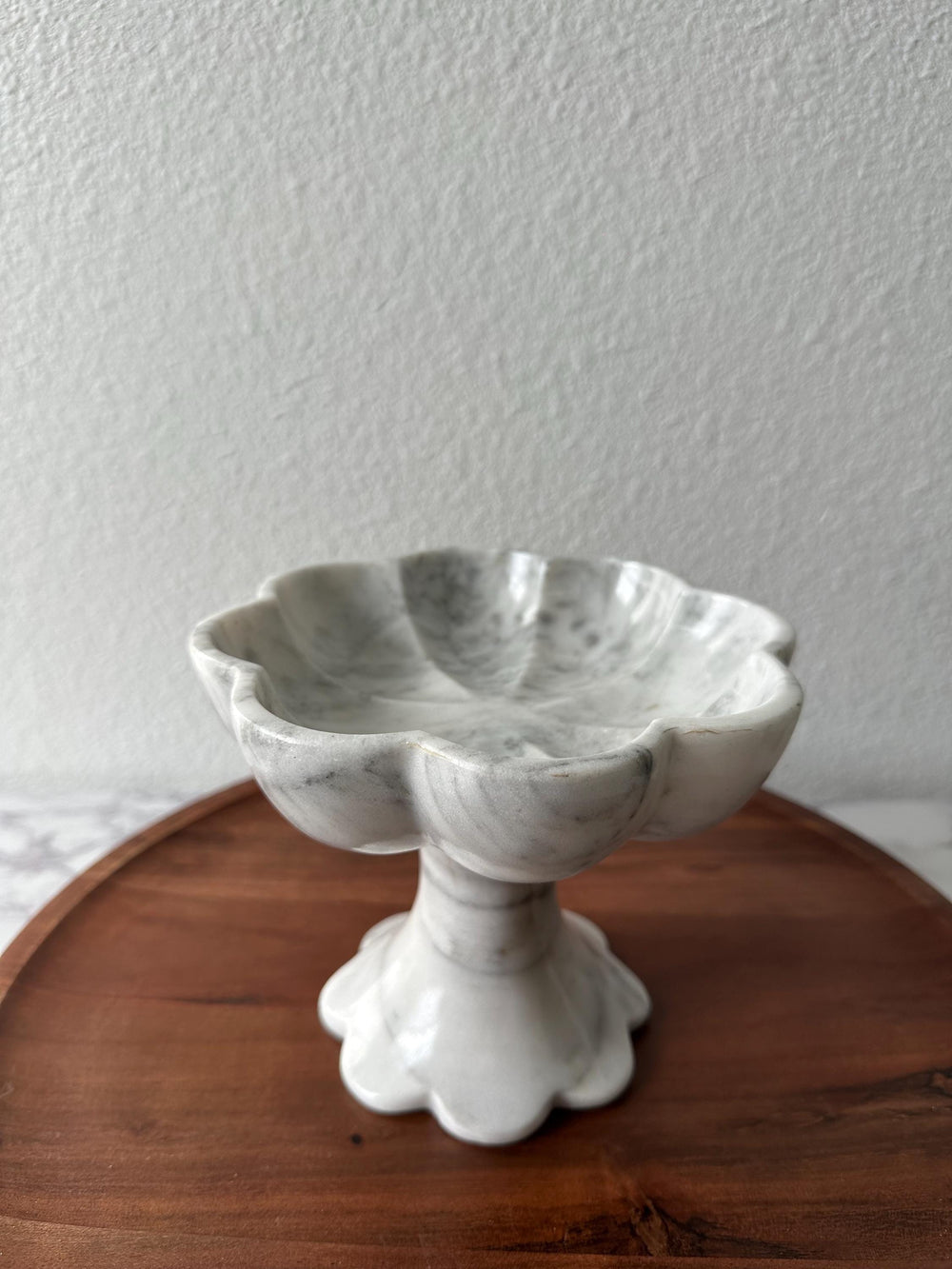 Handcrafted White Marble Pedestal Bowl – Luxury Scalloped Fruit Bowl, Kitchen Centerpiece, Stone Decor, Modern Home Accent