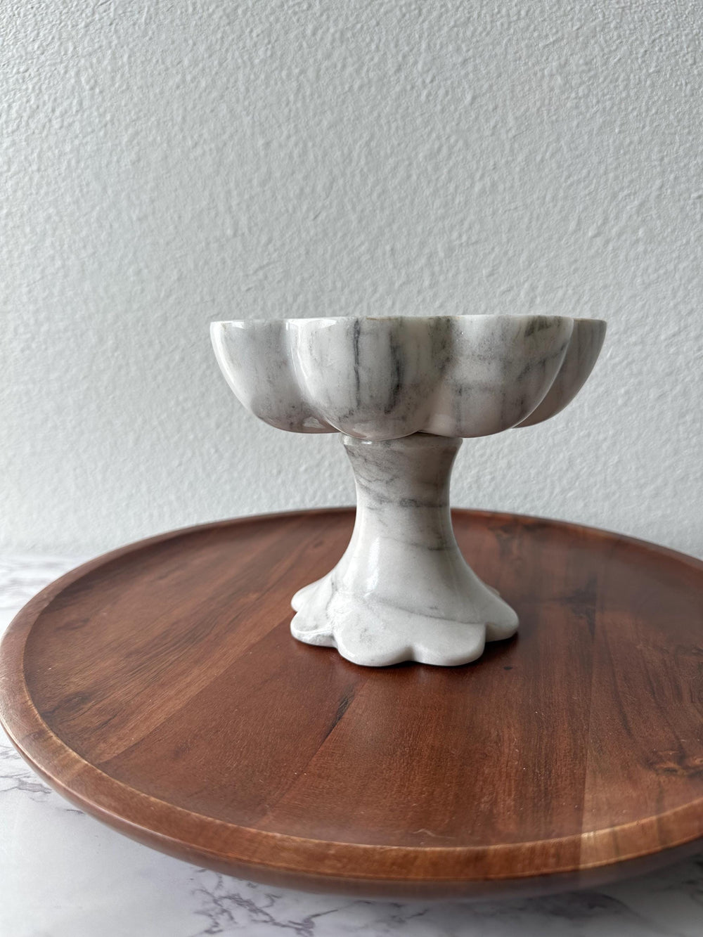 Handcrafted White Marble Pedestal Bowl – Luxury Scalloped Fruit Bowl, Kitchen Centerpiece, Stone Decor, Modern Home Accent