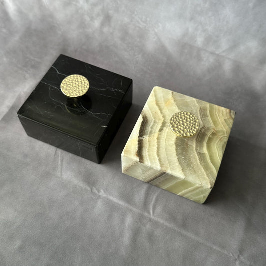 Caja de Joyería de Mármol y Ónix de Lujo con Perilla Dorada – Caja de Piedra Natural, Almacenamiento Elegante, Regalo de Alta Gama