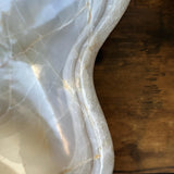 Lavabo de Ónix Beige, Lavabo Vessel de Piedra Natural Hecho a Mano, Palangana de Tocador de Baño Moderno, Lavabo Escultórico de Mármol, Borde Ondulado Translúcido